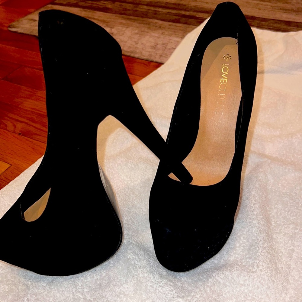 Never worn heels
